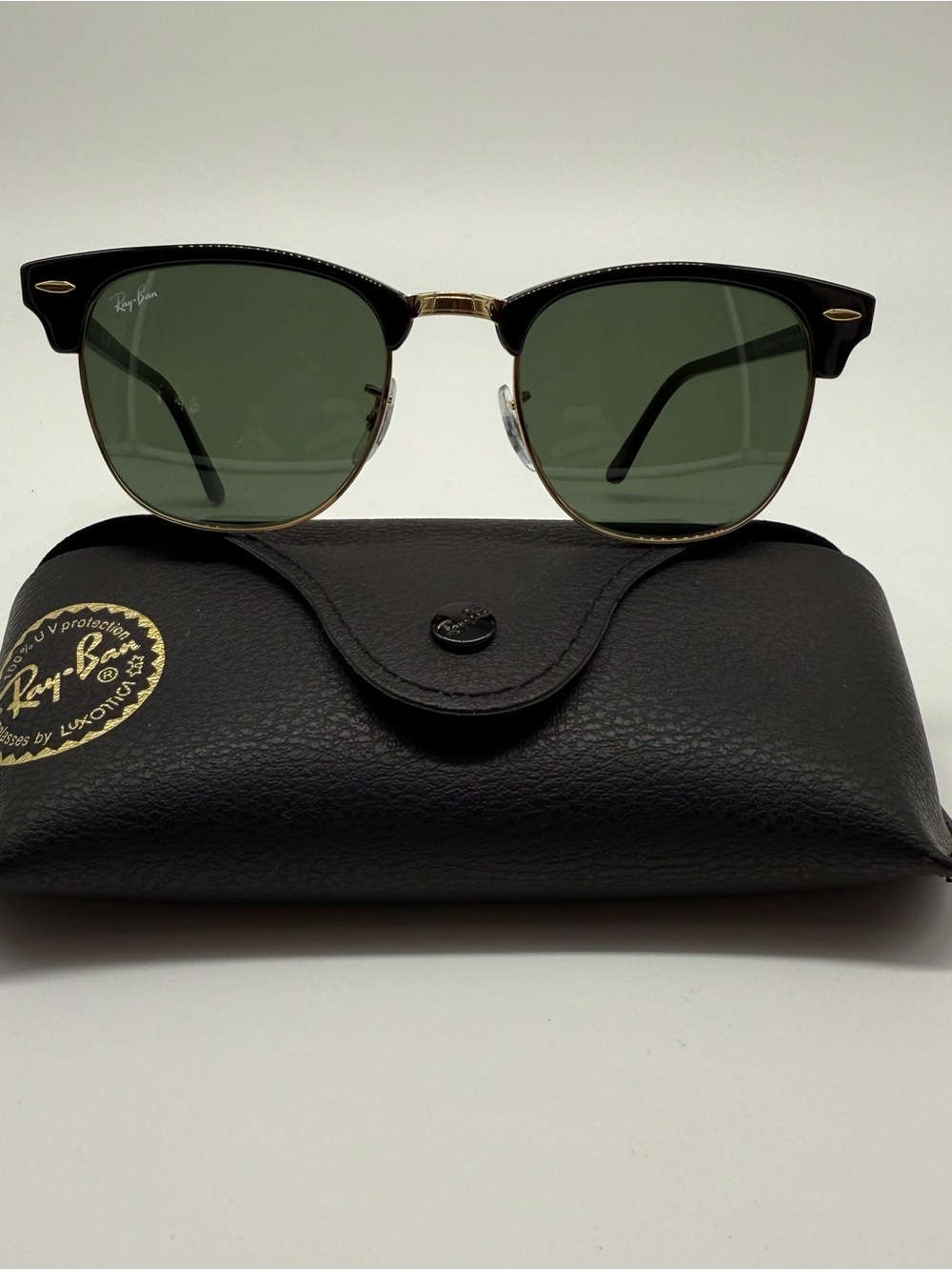 NWT Ray-Ban Clubmaster Black Frame Sunglasses with Green Lenses